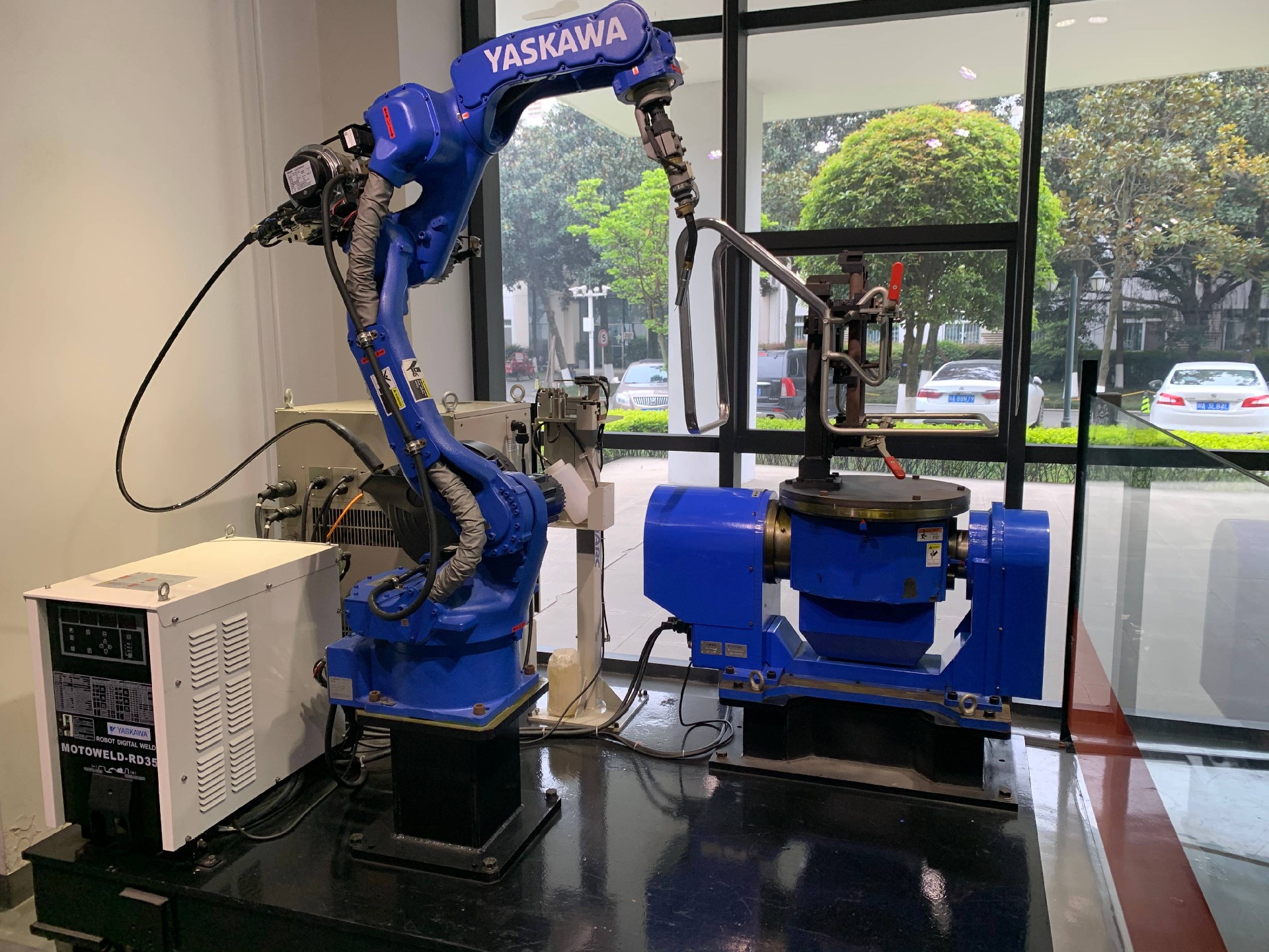 cnc welding robot(1).jpg